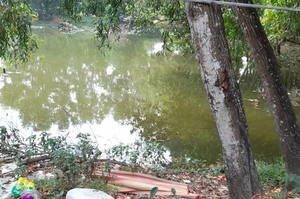 Hai bé gái 12 tuổi tử vong dưới đầm nước gần nhà-1