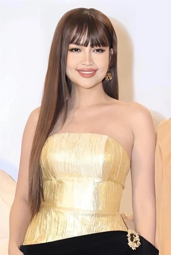 Những nàng hậu vướng nghi vấn dao kéo: Người lột xác ngỡ ngàng sau đăng quang, người đánh mất nét đẹp-4