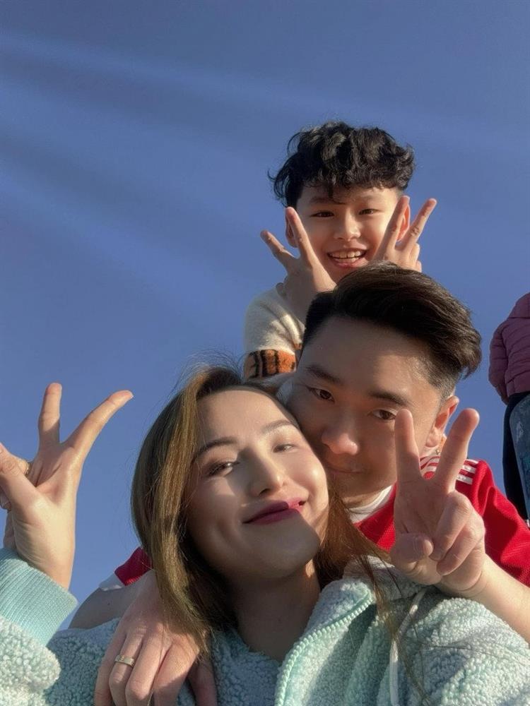 Diễm Hương lên xe hoa lần 3, mối quan hệ giữa con riêng - bố dượng ra sao khi sống cùng một nhà?-3