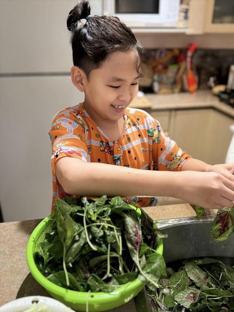 Diễm Hương lên xe hoa lần 3, mối quan hệ giữa con riêng - bố dượng ra sao khi sống cùng một nhà?-8