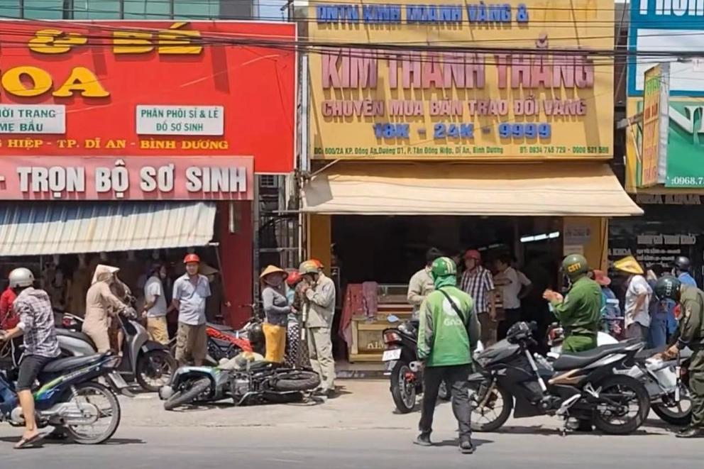 Bắt đối tượng giả vờ mua vàng rồi cướp ở Long An-3