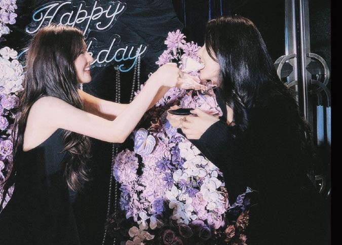 Triệu Lộ Tư khoe nhan sắc mặt mộc cùng mẹ ruột khiến dân tình xuýt xoa ngưỡng mộ-4