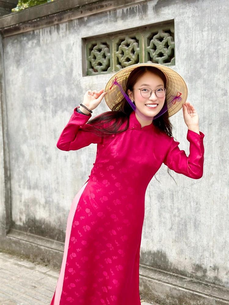 MC Khánh Vy: 25 tuổi tự tậu nhà, mua đất, xe hơi, nói gì về chuyện kết hôn?-1