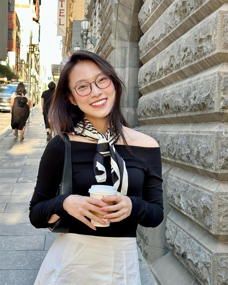 MC Khánh Vy: 25 tuổi tự tậu nhà, mua đất, xe hơi, nói gì về chuyện kết hôn?-16