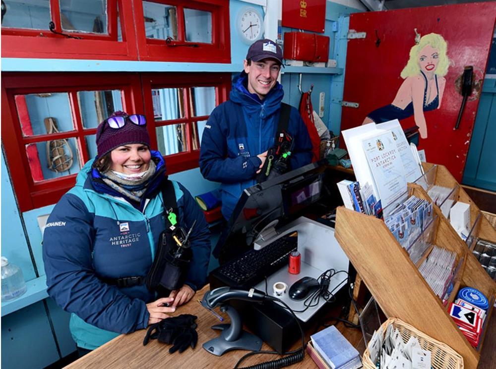 Công việc ngửi phân cả ngày, chỉ tắm 2 lần/tuần vẫn ngập người ứng tuyển-2