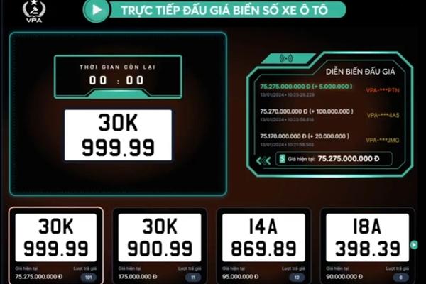 Những vụ 2 ô tô cùng gắn chung biển xanh gây xôn xao dư luận-5