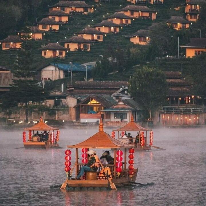 Độc đáo làng tình yêu ẩn mình ở Thái Lan, chốn lý tưởng chữa lành trái tim-3