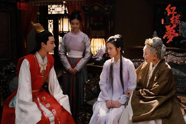 Những phim làm lại nhận gạch đá vì lố!-4