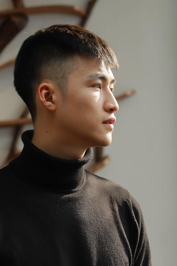 Duy Khánh chấp nhận gạch đá cho vai ngờ nghệch trên phim giờ vàng-8