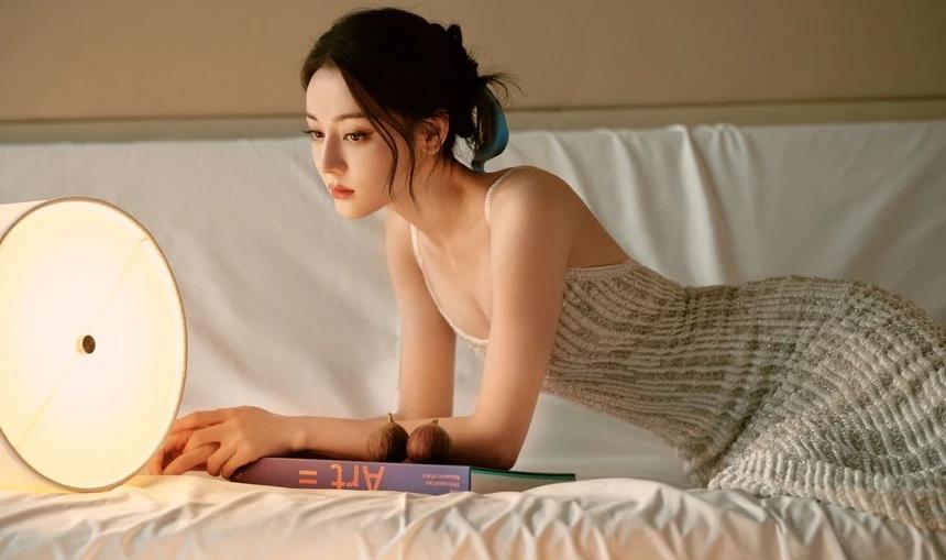 Nhan sắc Địch Lệ Nhiệt Ba gây sốt khi hóa thân thành nữ thần Đôn Hoàng-2