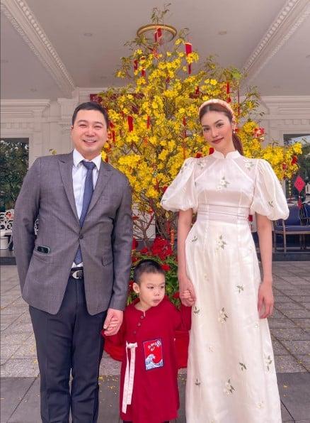 Con trai Lan Khuê: Gia đình tỷ phú, sống như hoàng tử nhỏ trong lâu đài-8