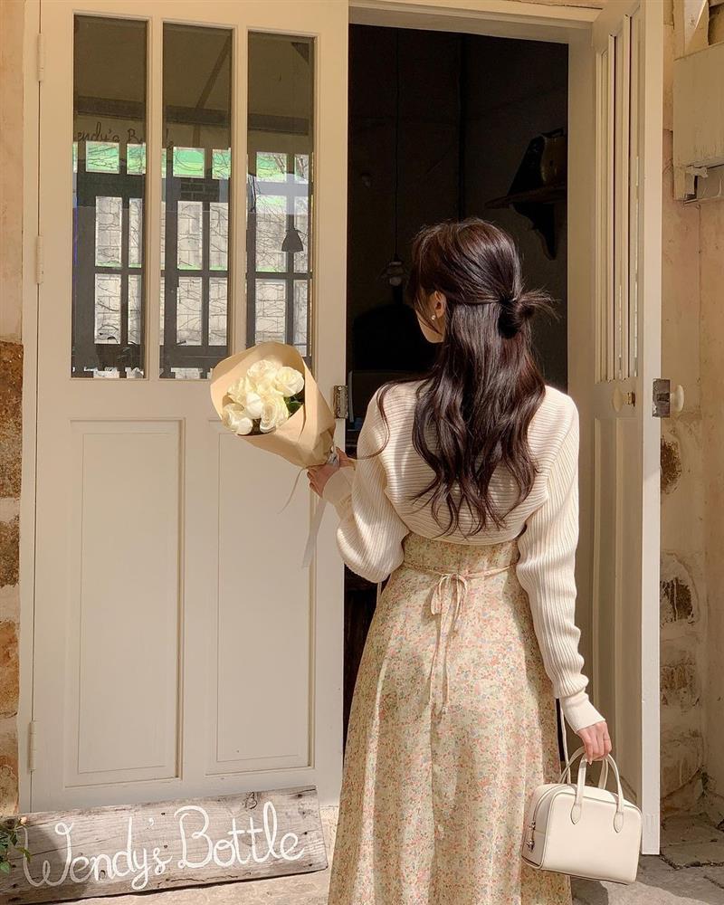 5 kiểu tóc ngọt ngào, xinh tươi phù hợp khi diện váy liền-2