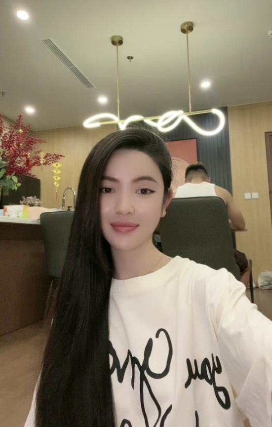 Lộ ảnh thiệp cưới Quang Hải - Chu Thanh Huyền cho 1.600 khách: Địa điểm tại khách 5 sao, nhiều yêu cầu đặc biệt-7