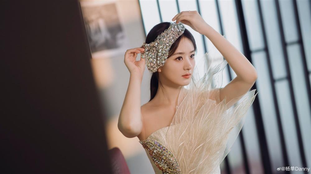 Triệu Lệ Dĩnh bị netizen chỉ trích mù chữ vì liên tục viết sai chính tả, nói mãi không thành câu-3