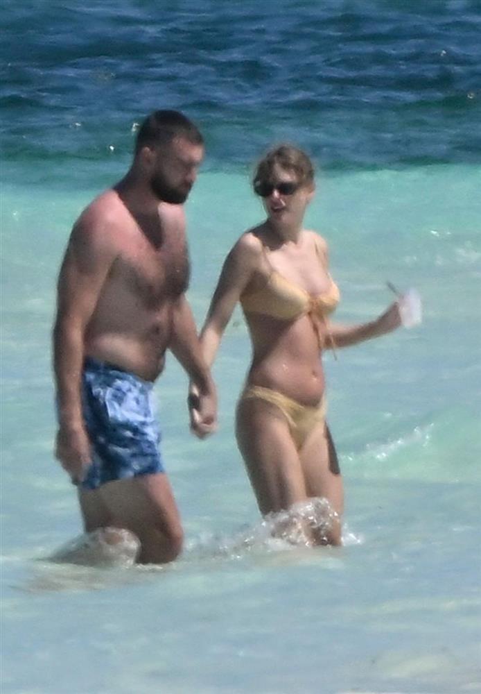 Taylor Swift khoe dáng với bikini, hôn đắm đuối bạn trai-2