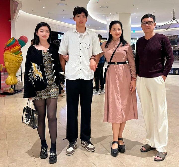 Nam thần màn ảnh giữ chức Giám đốc, mang quân hàm Đại tá, có vợ là NSND-6