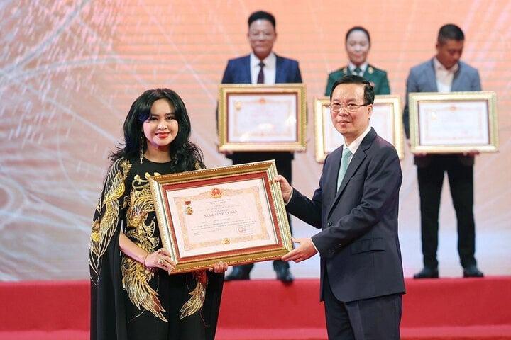 Diva Thanh Lam tung loạt ảnh tình tứ, phủ nhận tin đồn chia tay bạn trai bác sĩ-3