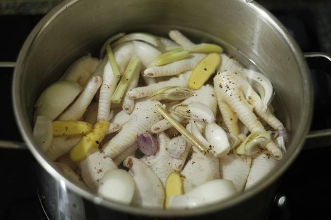 Cách làm chân gà sả tắc siêu đơn giản, giòn ngon khó cưỡng-2