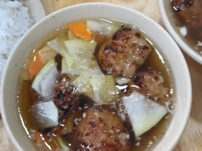 Mỹ nhân Hong Kong gốc Việt tìm thấy quán bún chả ngon nhất ở Hà Nội-2