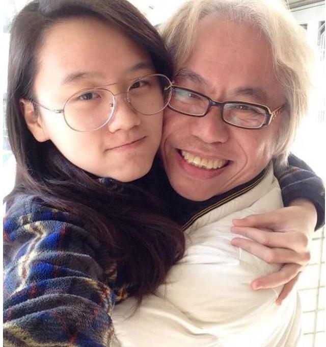 Chuyện tình ông cháu của Lý Khôn Thành: Người qua đời vì ung thư, kẻ bị tố phạm 7 tội ác, trẻ tuổi nhưng không ngây thơ trước tài sản 39 tỷ-3