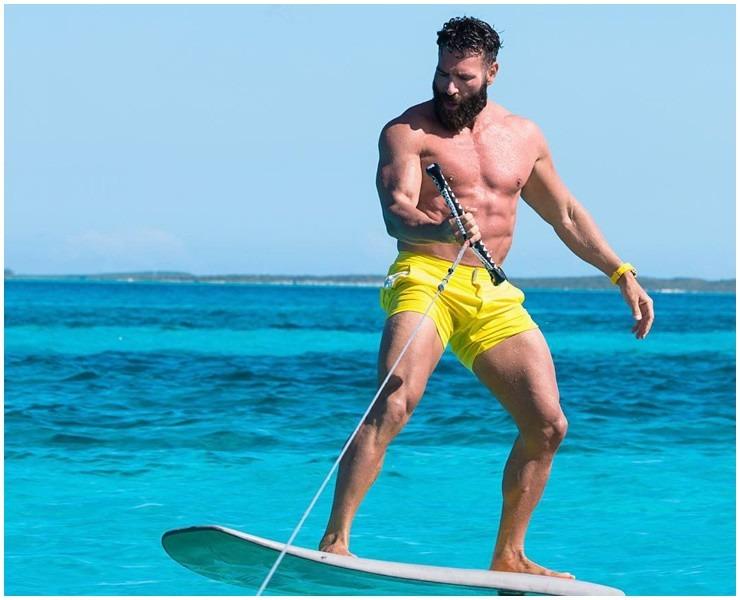 Thú chơi xa xỉ bậc nhất của ông hoàng phóng túng, hạ gục bao mỹ nhân bốc lửa-7