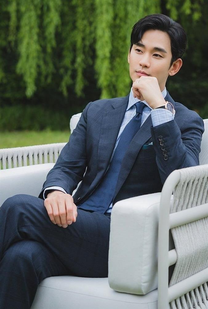 Em gái quốc dân sụp đổ-2