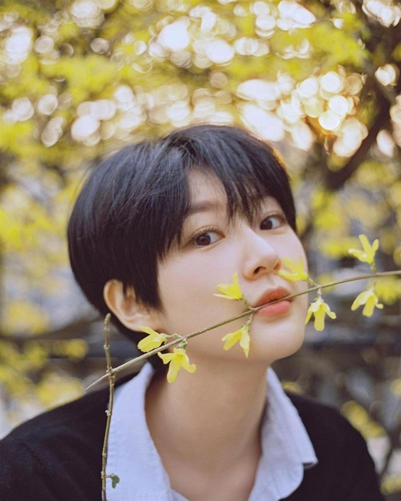 Em gái quốc dân sụp đổ-12