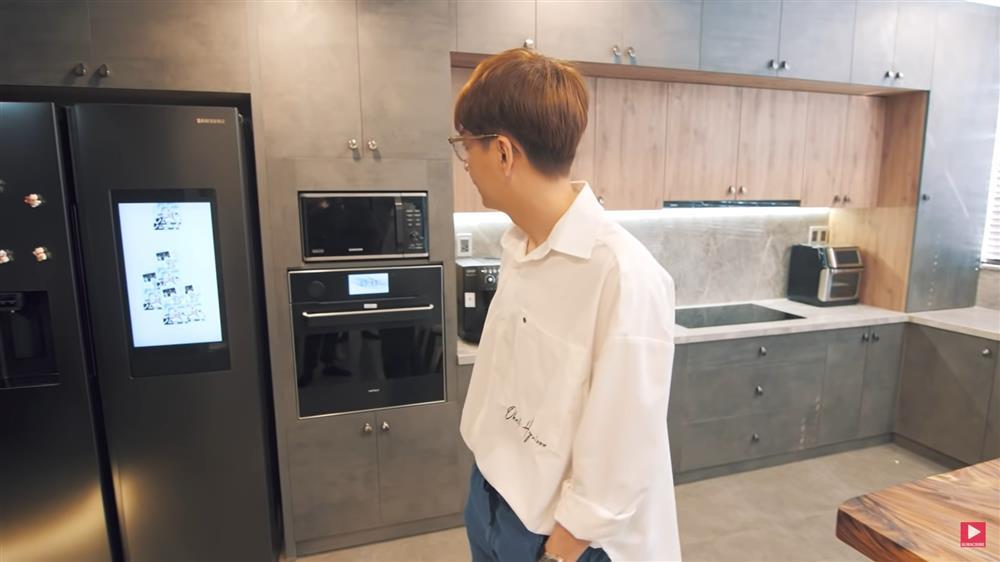 Cận cảnh penthouse hơn 20 tỷ của Ngô Kiến Huy-2