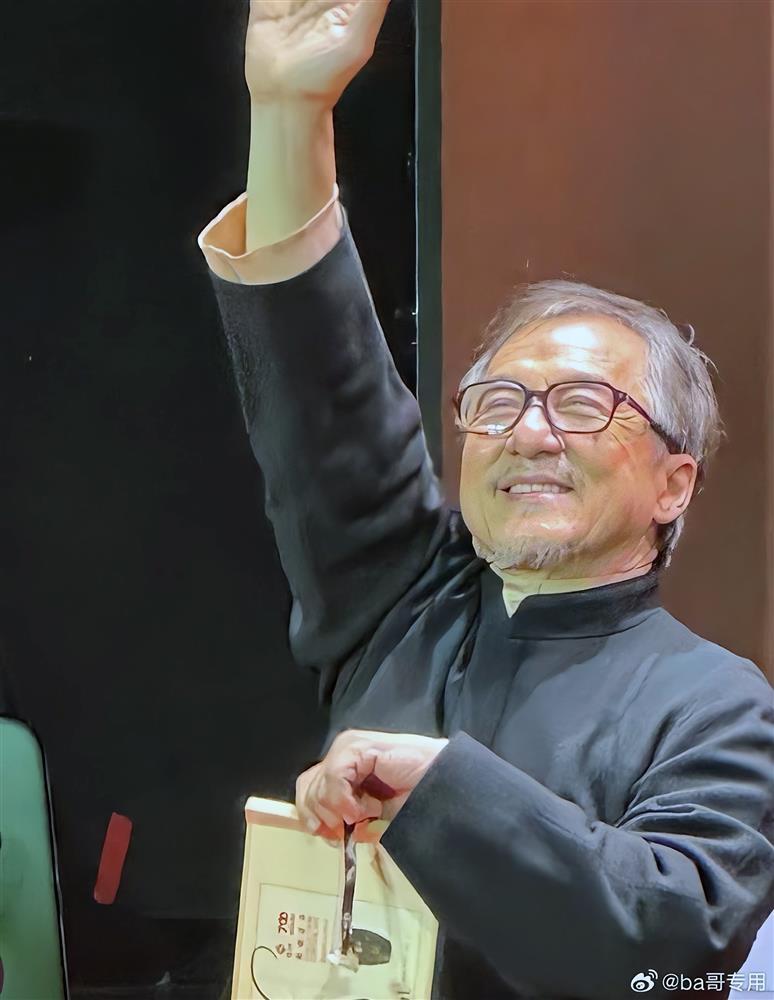 Diễn viên Thành Long già nua, chậm chạp và dấu hỏi lớn về tình trạng sức khoẻ-1