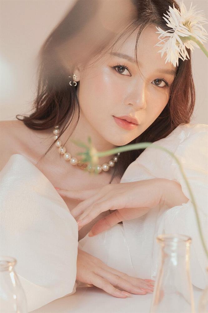 Sam làm tiệc đầy tháng cho 2 con, kiên quyết giấu kín mặt chồng-2