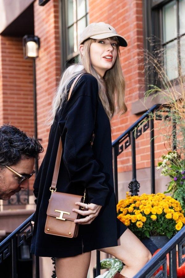 Chiêm ngưỡng bộ sưu tập túi xách hàng hiệu của Taylor Swift