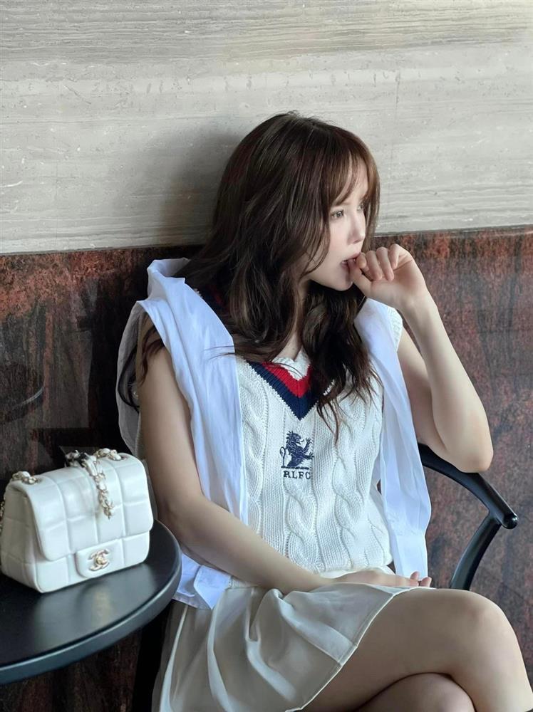 Thiều Bảo Trâm tuổi 30: Vóc dáng gợi cảm, nghi vấn yêu bạn trai kém tuổi-1