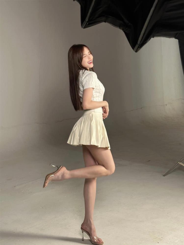 Thiều Bảo Trâm tuổi 30: Vóc dáng gợi cảm, nghi vấn yêu bạn trai kém tuổi-5