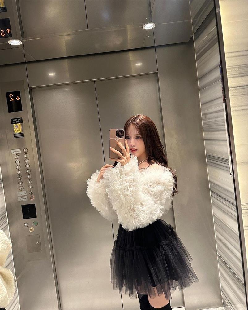 Thiều Bảo Trâm tuổi 30: Vóc dáng gợi cảm, nghi vấn yêu bạn trai kém tuổi-9