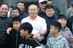 Ông Park Hang Seo làm HLV tạm quyền tuyển Việt Nam, tại sao không?