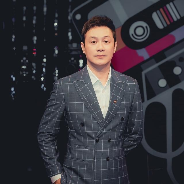 Hôn nhân hơn 1 thập kỷ MC Anh Tuấn và vợ 2 kém 14 tuổi: Con gái mới tròn 1 tuổi, vợ trẻ thân thiết với con riêng-1