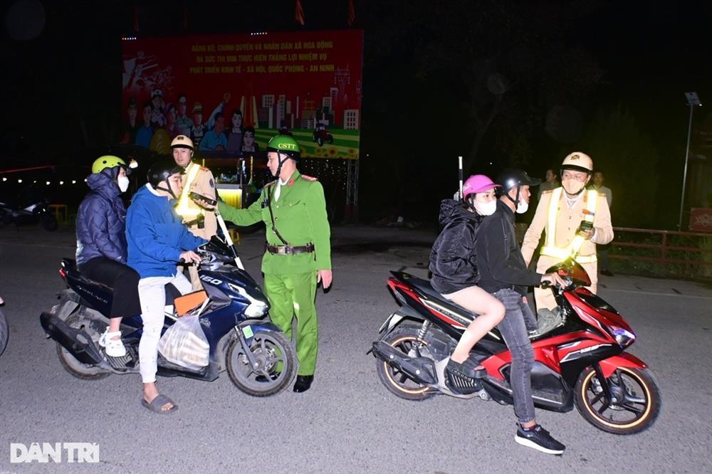 Tài xế có hơi men dắt xe máy có bị xử phạt không?-1