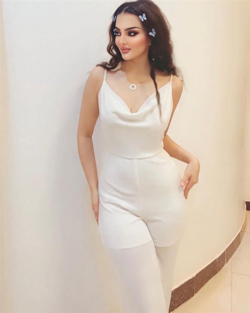 Nhan sắc gây tranh cãi của người đẹp Saudi Arabia đầu tiên thi Hoa hậu Hoàn vũ-12