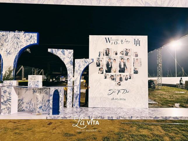 Lễ đường ngập hoa tươi trong rạp cưới rộng 2.000 m2 của Quang Hải và Chu Thanh Huyền-3