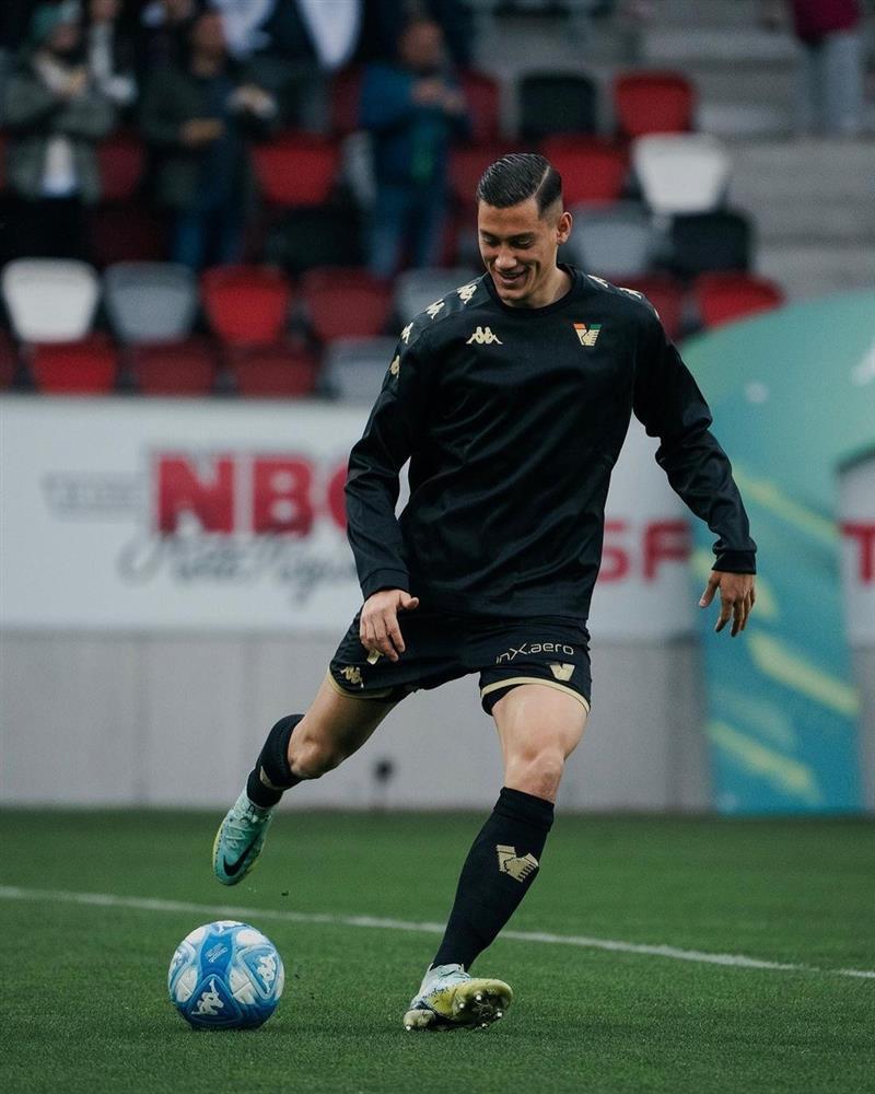 Dàn cầu thủ nhập tịch, cao trên 1,85m của đội tuyển Indonesia-1