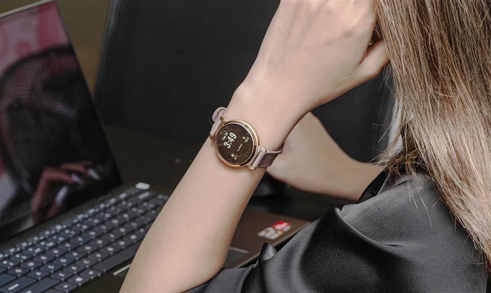 Garmin Lily 2 - đồng hồ thông minh cho cô nàng sành điệu-2