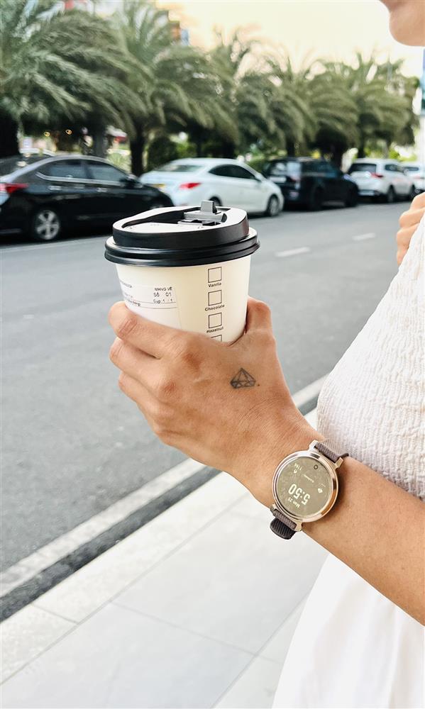 Garmin Lily 2 - đồng hồ thông minh cho cô nàng sành điệu-3