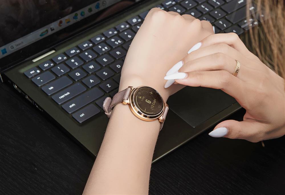 Garmin Lily 2 - đồng hồ thông minh cho cô nàng sành điệu-4