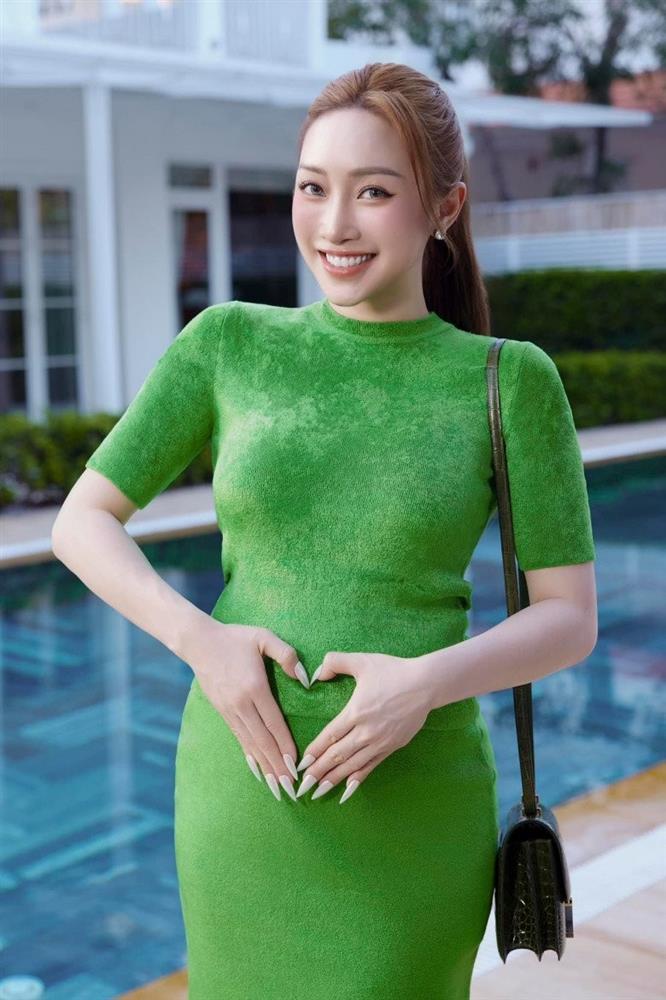 Diễn viên Chi Bảo chuẩn bị làm bố lần 3 ở tuổi 51, bà xã kém 16 tuổi lần đầu khoe bụng bầu to tròn vượt mặt!-2