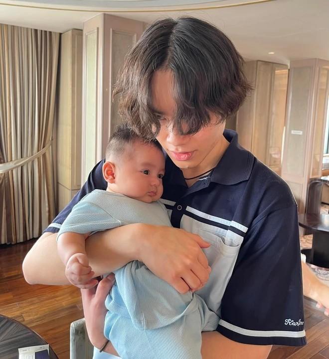 Diễn viên Chi Bảo chuẩn bị làm bố lần 3 ở tuổi 51, bà xã kém 16 tuổi lần đầu khoe bụng bầu to tròn vượt mặt!-8