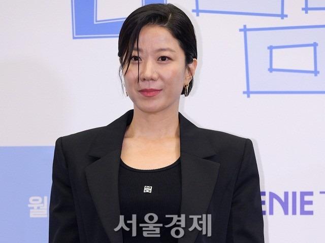 Cha của Lee Sun Kyun qua đời, sau 3 tháng con trai mất-2