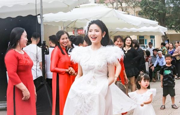 Quang Hải vắng mặt ở tiệc cưới nhà gái, Chu Thanh Huyền hé lộ lý do-1