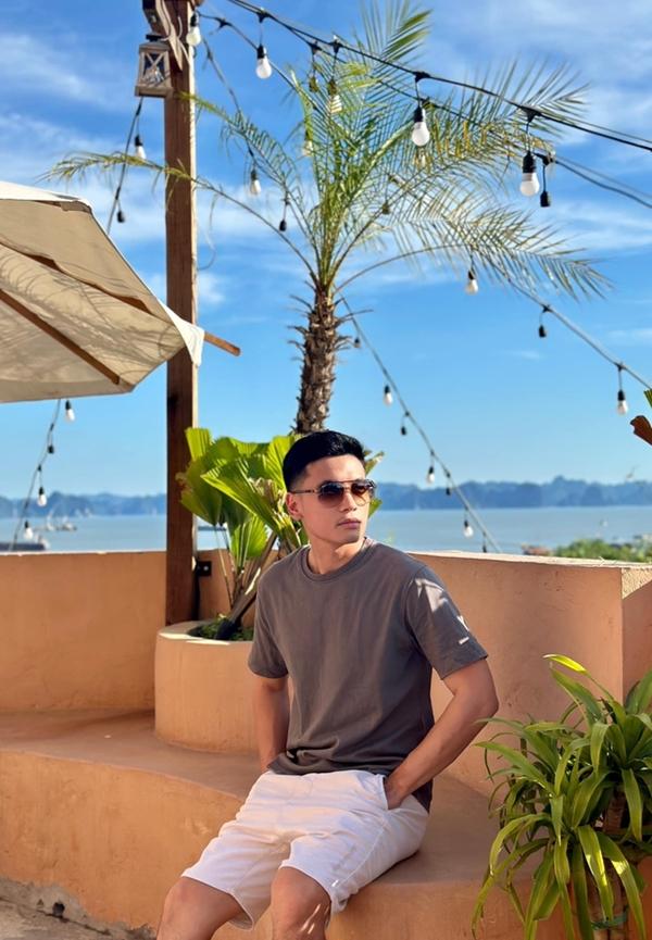 Vẻ lãng tử đời thực của nam diễn viên Việt kiều CH Séc vừa gia nhập vũ trụ VFC-10