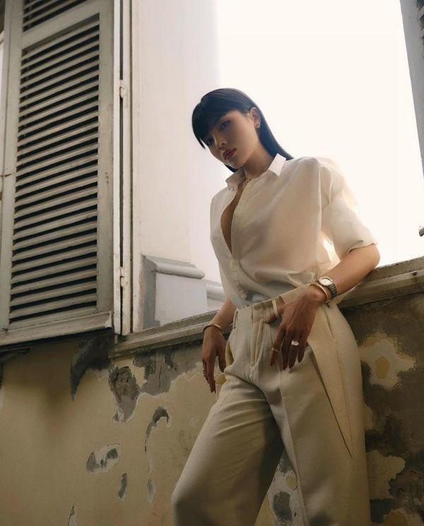 Không còn mắc tội lỗi hồn nhiên, Kỳ Duyên giờ mặc sơ mi buông cúc gợi cảm nhất-1