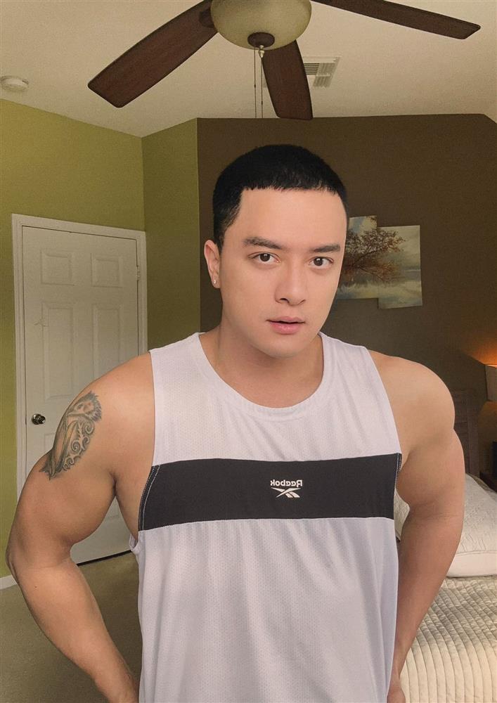 Cao Thái Sơn hát khi bế con, tập gym, chạy bộ để bền bỉ, sung sức lúc đi diễn-8